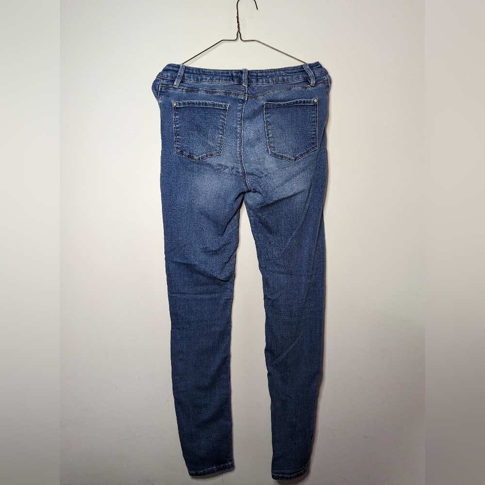 Blue Jeans - Picture 2 of 2